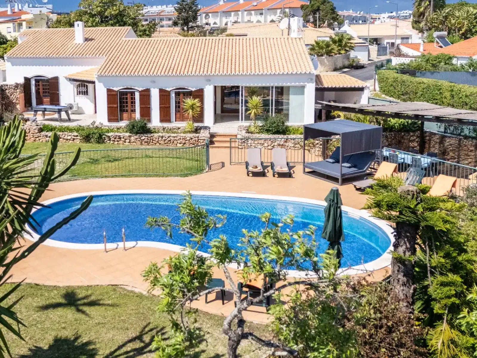 Villa Fontainha in Oura Beach