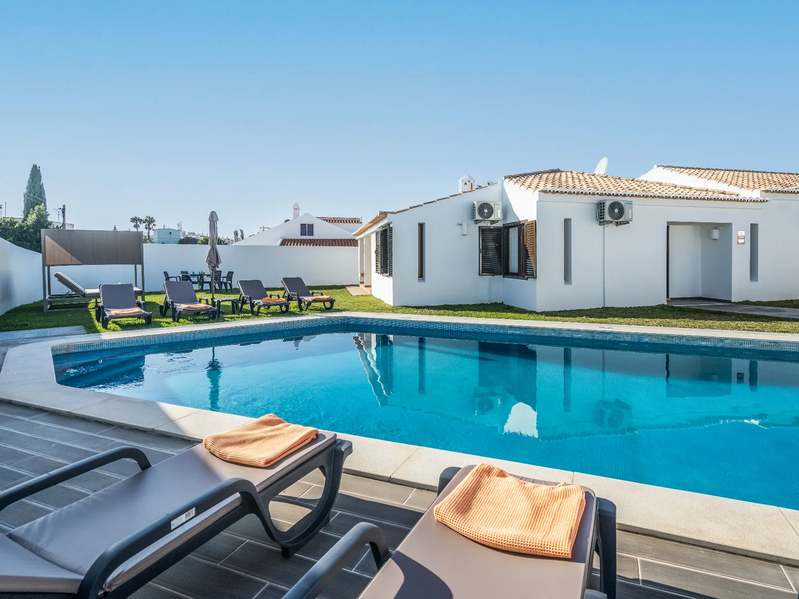 Villa Oura in Oura Beach